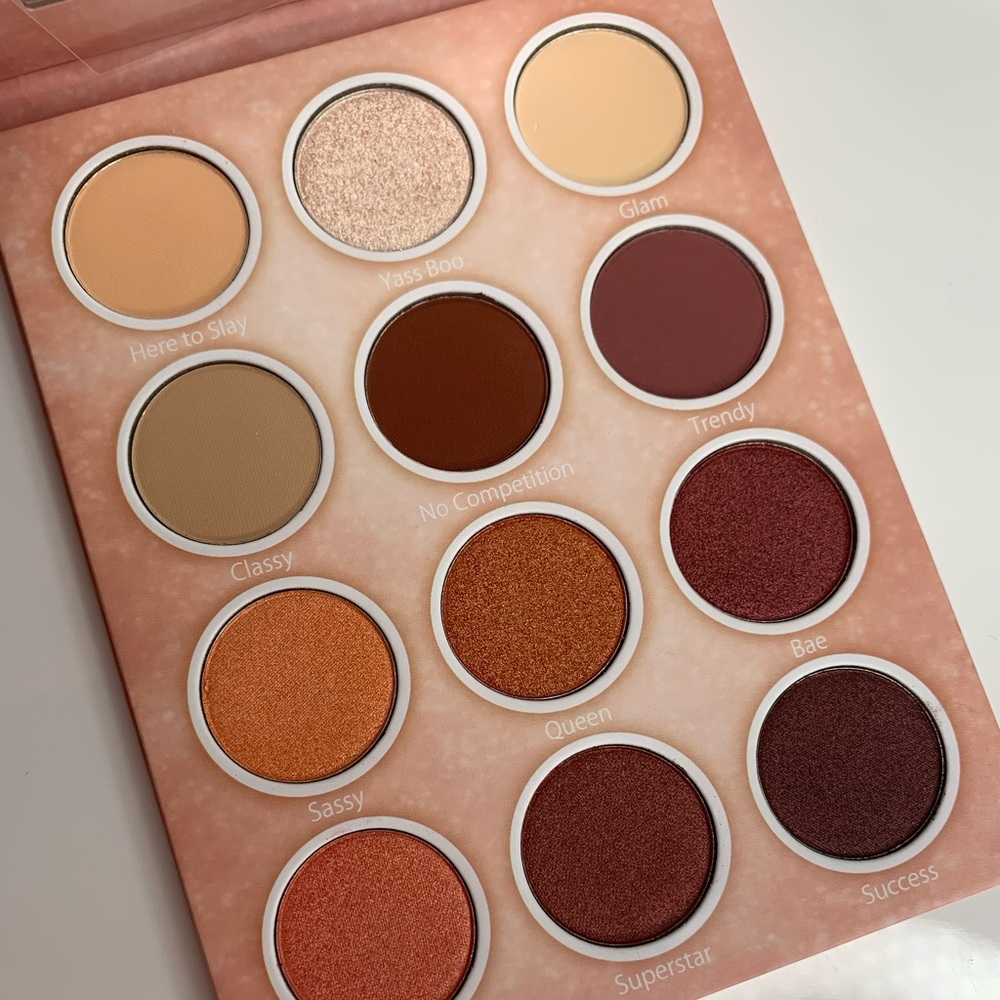 12 tones eyeshadow Pallete, makeup